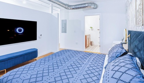Signature Loft, 1 King Bed with Sofa bed, Non Smoking, 307