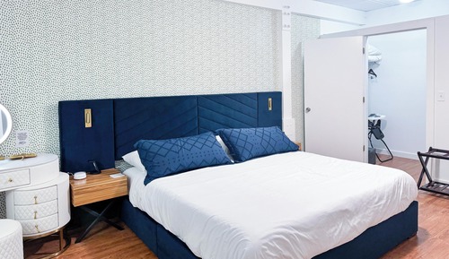 Signature Loft, 1 King Bed, Non Smoking, City View