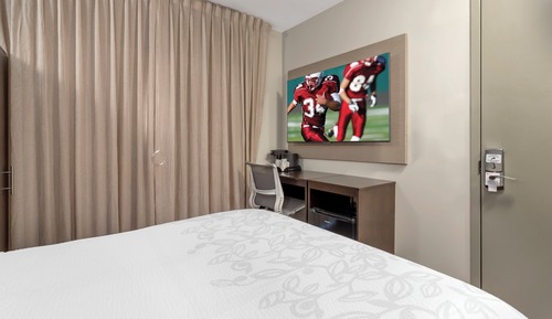 Superior Room, 1 Queen Bed (Smoke Free)