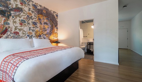Deluxe Studio Suite, Courtyard View