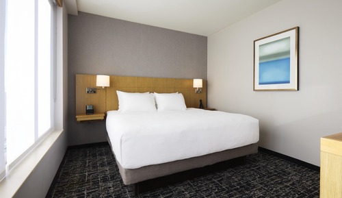 Suite, 1 King Bed with Sofa bed, Accessible (Roll-in Shower)