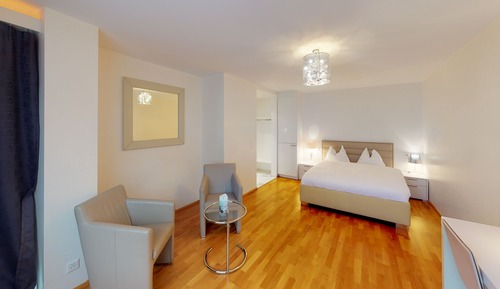 Studio Apartment Senior