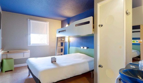 Triple Room, Multiple Beds