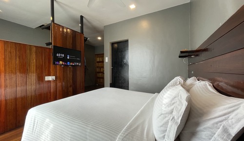 Double Room All Meals and Boat Transfers Included