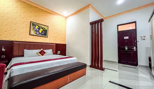 Deluxe Room Large Bed
