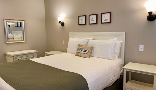 King Suite with Sofabed, 2nd Floor, Kitchenette, Non-Pet