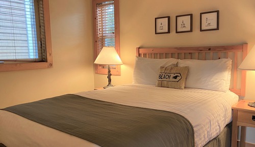 Queen Suite with sofabed, 1st Floor, Kitchenette, Pets Allowed with fee