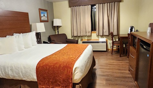Deluxe Room, 1 King Bed, Accessible, Non Smoking (Pet Friendly)