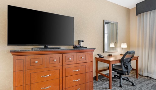Room, 1 King Bed, Accessible (Upper Floor, Tub)