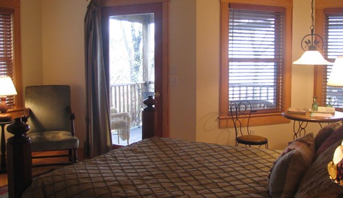Deluxe Room, 1 Queen Bed, Non Smoking