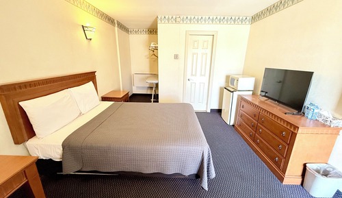 Courtyard Room, 1 Queen Bed, Non Smoking