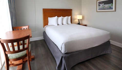 Suite, 2 Bedrooms, Pool View