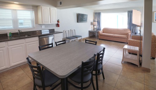 2 Bedroom Kitchen Suite (Unit R)