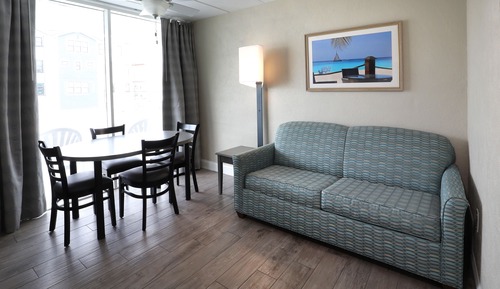 Suite, Multiple Beds, Kitchenette, Pool View