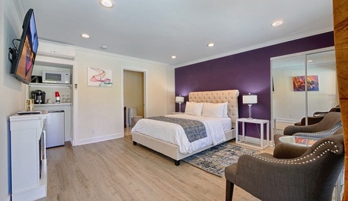 Deluxe Room, 1 Queen Bed