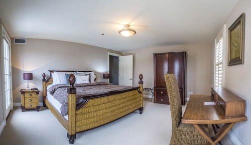 Suite, 1 King Bed, Non Smoking, Pets Not Allowed (Courtyard)