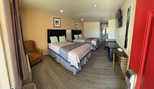 Deluxe Room, 2 Queen Beds, Non Smoking