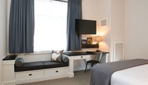 Room, 1 King Bed (Village)