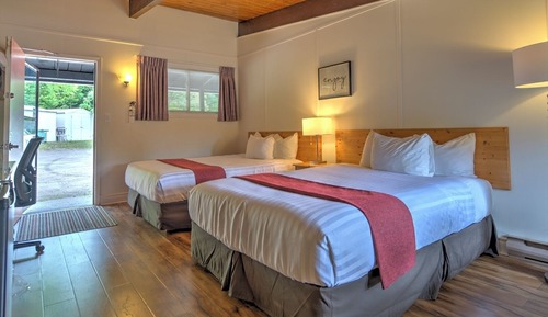 Room (1 Queen & 1 Single)