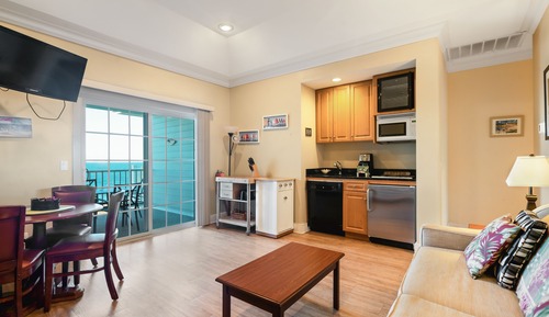 Water Edge, Second Floor