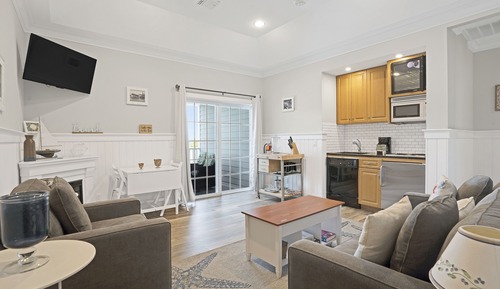 Pool Side, First Floor