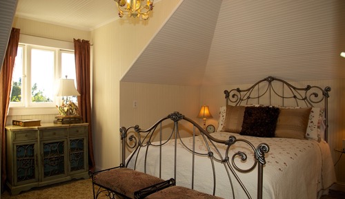 Ocean Mist Suite (Pets Not Allowed)