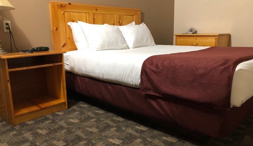 Deluxe Suite, 1 Queen Bed, Kitchen