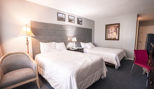 Queen and Double 207