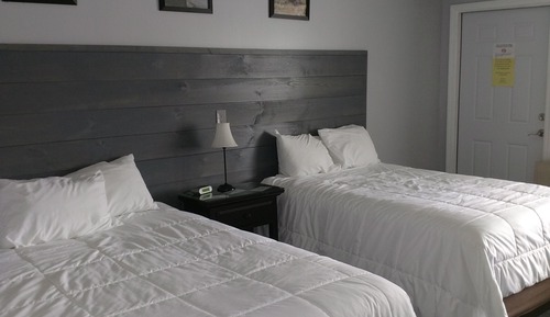 Queen and Double 205