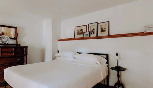 Premium Suite, 1 King Bed, Fireplace