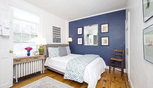 Rebecca Room, 1 Queen Bed