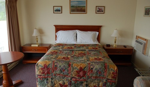 Deluxe Room, 1 Queen Bed, Non Smoking, Garden View