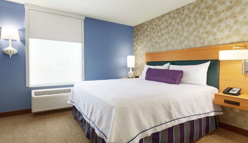 Suite, 1 King Bed, Accessible, Non Smoking (Roll-in Shower)