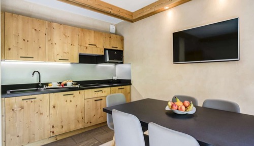 Family Suite, slopes view (with free Pool access)