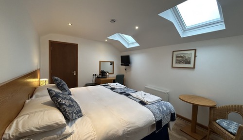 Comfort Double or Twin Room, Ensuite