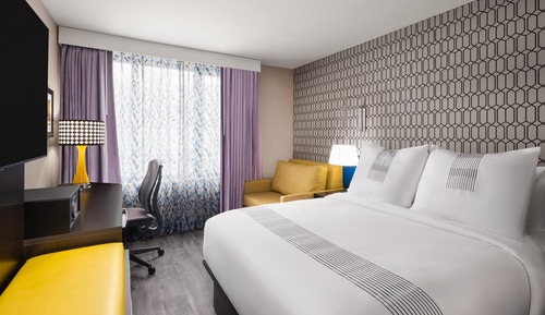 Standard Room, 1 Queen Bed, Non Smoking (Shower Only;with Single Sofabed)