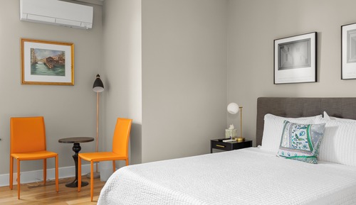 Senior Room, City View