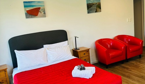 Deluxe Studio, 1 Queen Bed