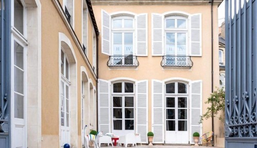 Luxury Suite, Garden View