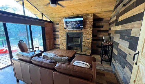 Superior Cabin, Courtyard View