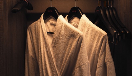 One Bedroom Deluxe Valley Suite