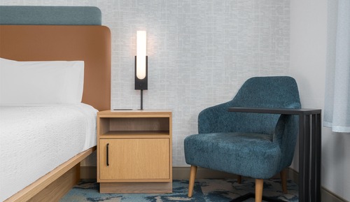 Room, 1 King Bed, Roll-in Shower