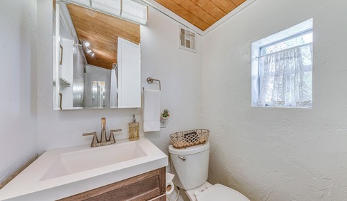 House (1 Bedroom)