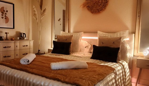 Deluxe Double Room, Multiple Beds, Non Smoking, Garden View