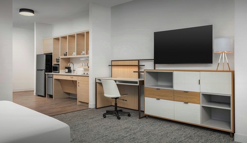 Studio Suite, 1 King Bed with Sofa bed (Mobility Accessible, Tub)