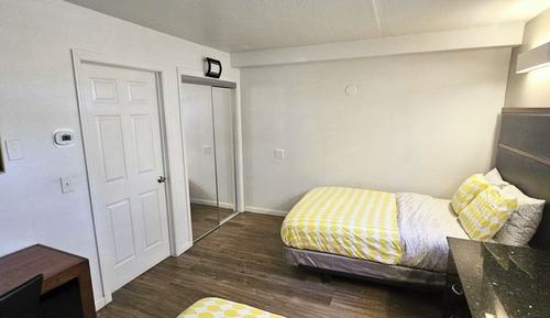 Basic Apartment, City View