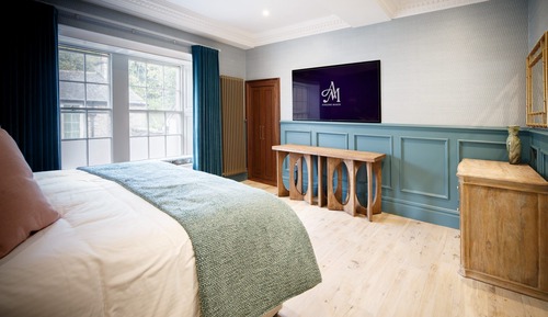 Deluxe Double Room, 1 King Bed, Courtyard View