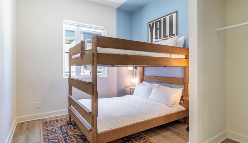 4BDR Suite w/ Balcony