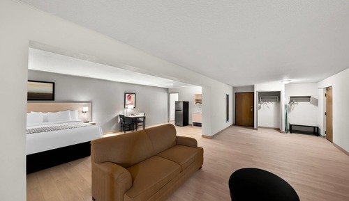 Suite, 1 King Bed, Non Smoking