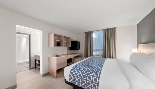 Suite, 1 King Bed, Accessible, Non Smoking